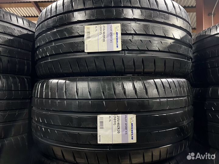 Michelin Pilot Sport 4 S 285/35 R20 и 255/40 R20