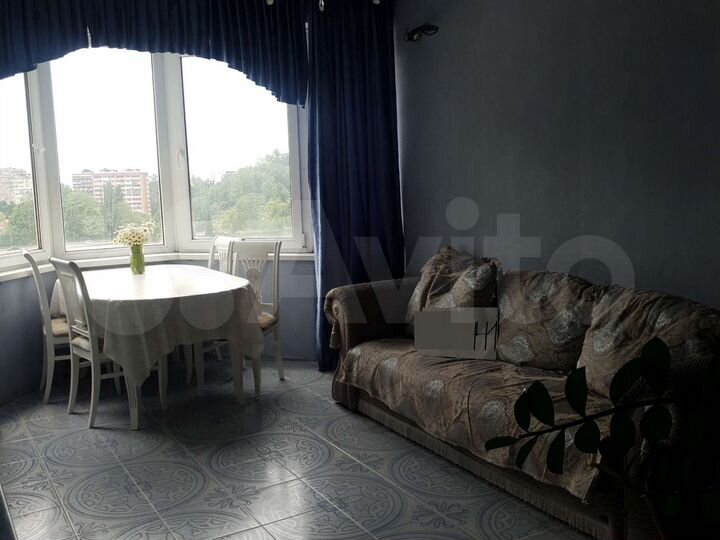 2-к. квартира, 80 м², 9/13 эт.