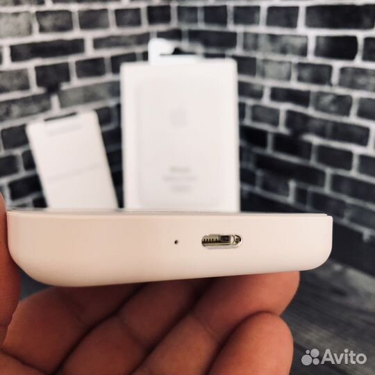 MagSafe battery pack