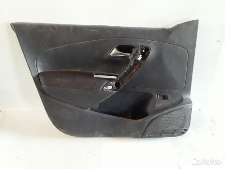 Обшивка двери передняя левая Volkswagen Polo sedan
