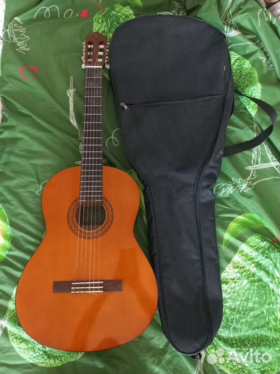 Классическая гитара yamaha c40