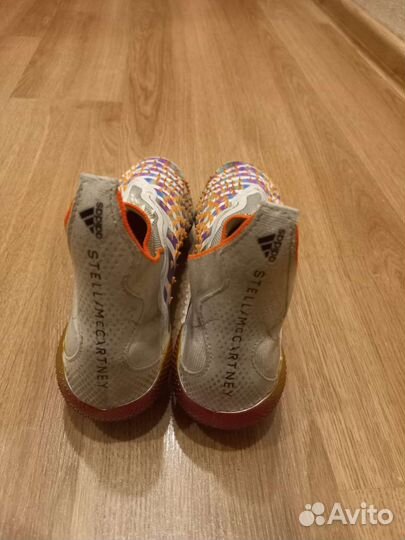 Футбольные бутсы adidas predator