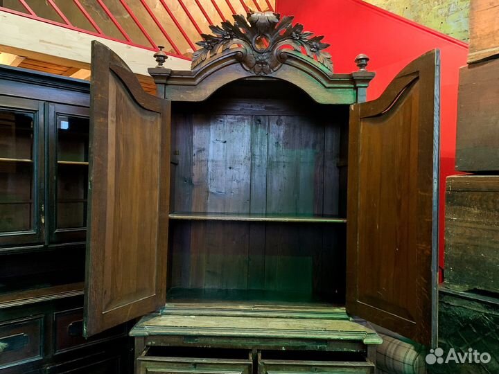 Шкаф бельевой старинный