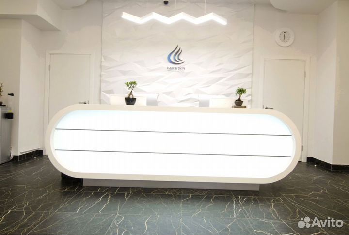 Барная стойка для приемной из искусственного камня