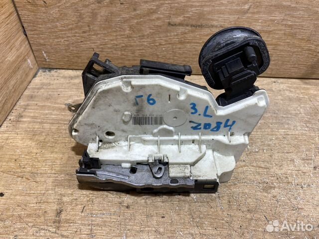 Замок задней левой двери VW Golf 6 ZD84