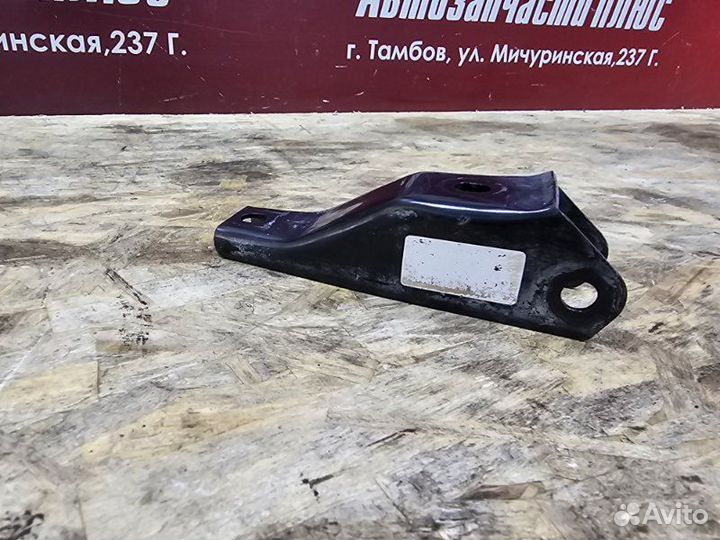 Кронштейн опоры двигателя Volkswagen Polo