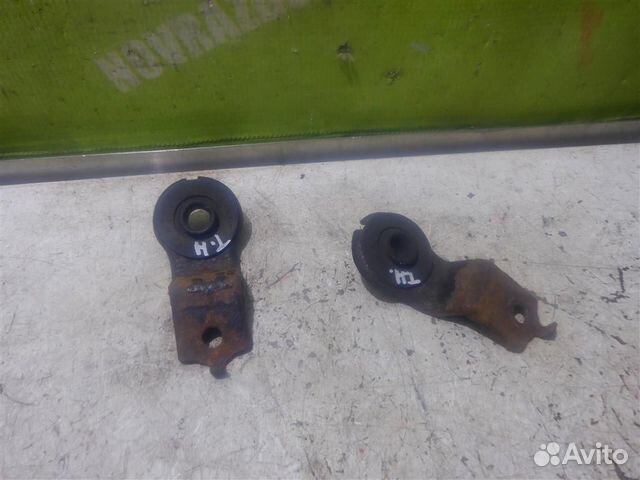 Кронштейн радиатора Тойота Хайлендер