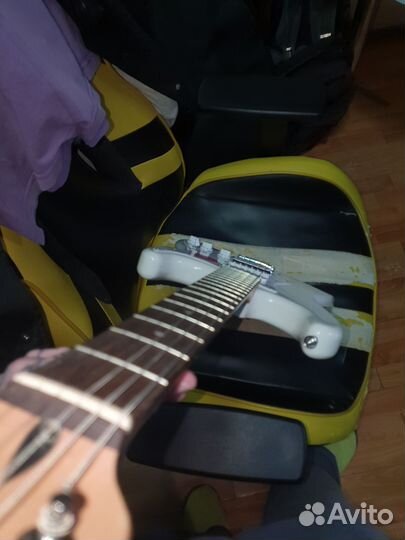 Электрогитара fender squier bullet trem hss awt