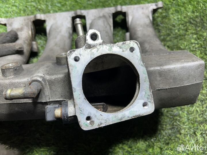 Коллектор впускной Volkswagen Passat