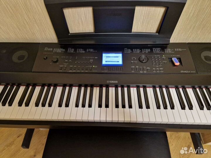 Цифровое пианино Yamaha DGX-660 + банкетка