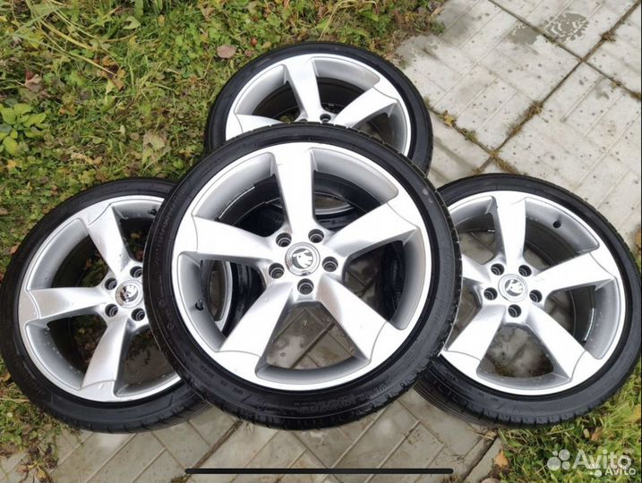 Диски литые R18 с резиной