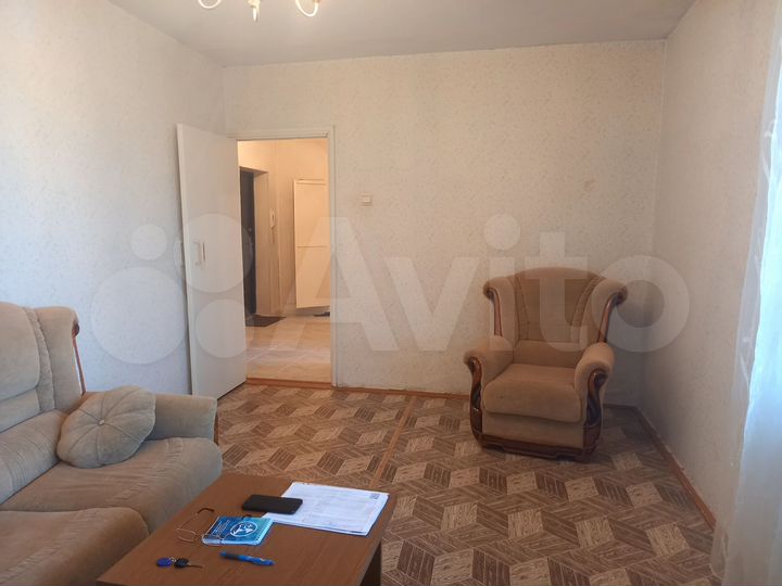 2-к. квартира, 48 м², 1/3 эт.