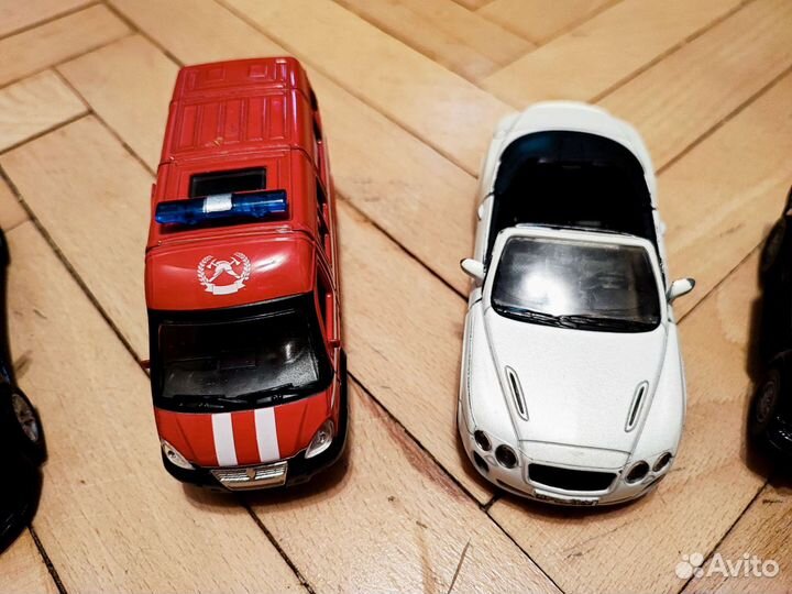 Коллекционные машинки kinsmart play smart детские
