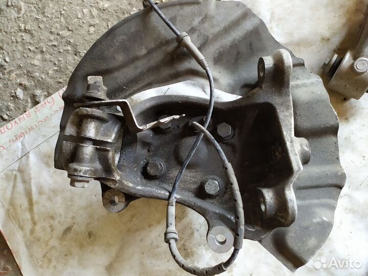 Bmw E65 кулак поворотный передний