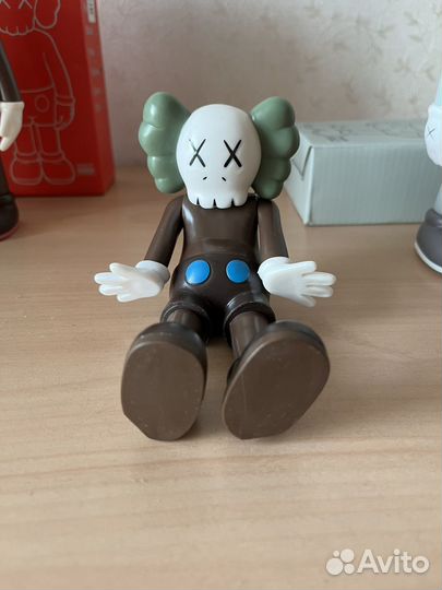 Игрушки Kaws