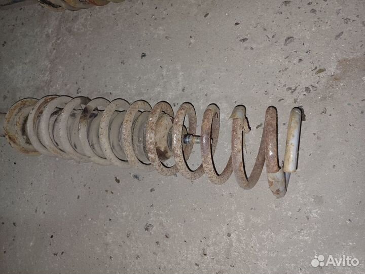 Стойки амортизатора задние на ваз 2112