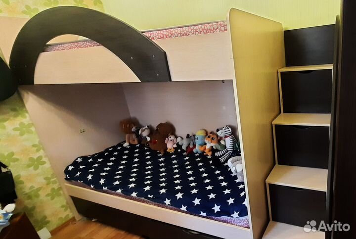 Продам двухярусную кровать