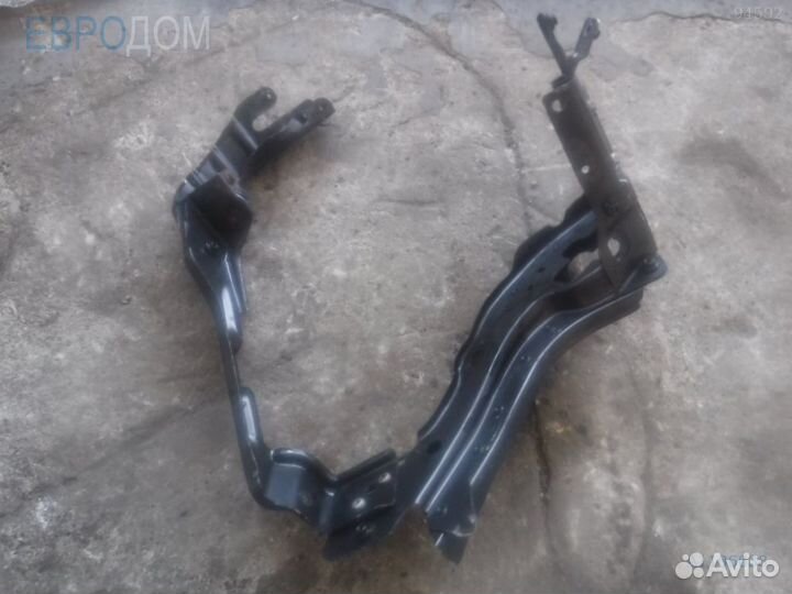 Крепление / кронштейн переднее правое mercedes W211 s1106638