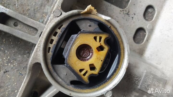 Балка под двс Volkswagen Passat B6 BZB 2007
