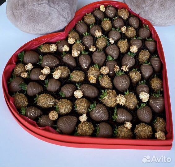Клубника в шоколаде букеты