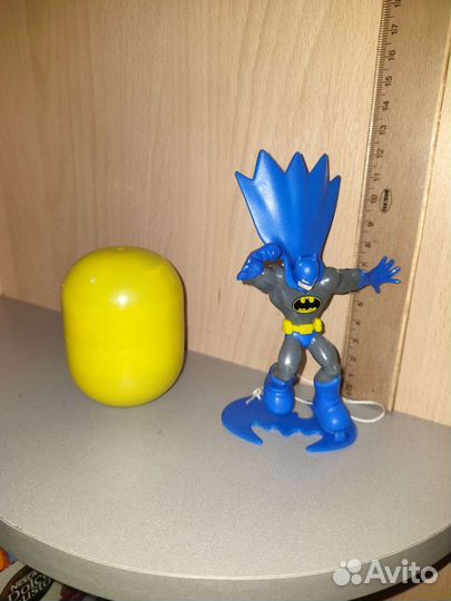 Фигурки из киндера DC