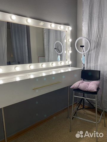 Гримерное зеркало со столом