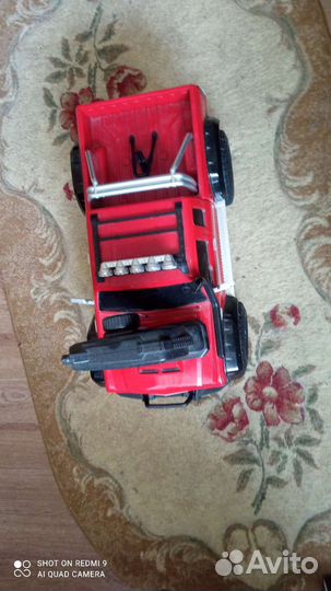 Внедорожник игрушка