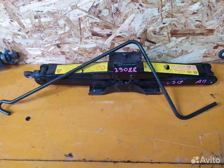 Домкрат Land Rover/ Discovery 3/ L319/ к.т.№KAJ500122 / KAJ500121
