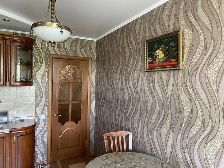 3-к. квартира, 82 м², 5/6 эт.