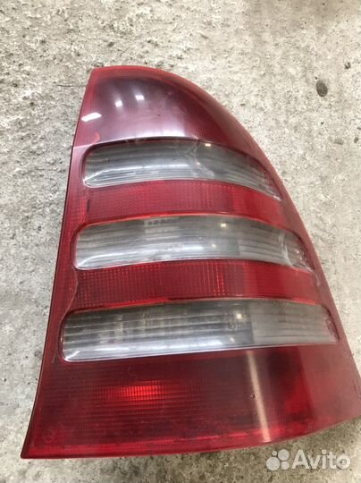 Фонарь задний правый Mercedes W203 (3119)