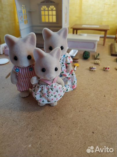 Sylvanian families кондитерская и огород