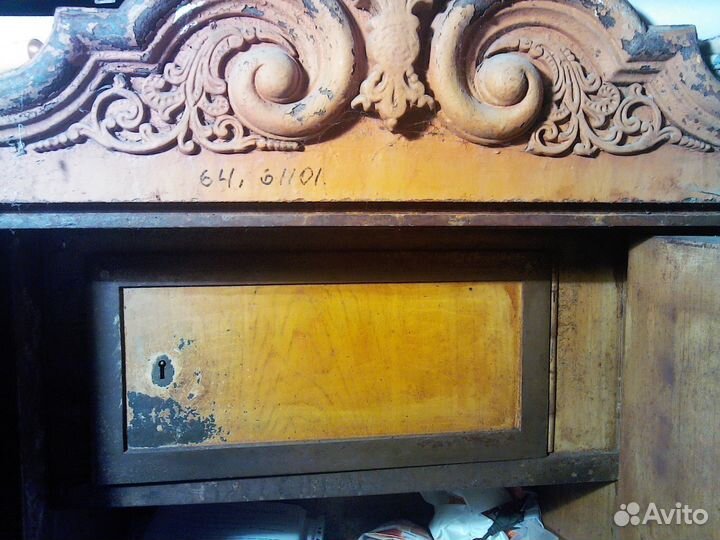 Антикварный сейф 
