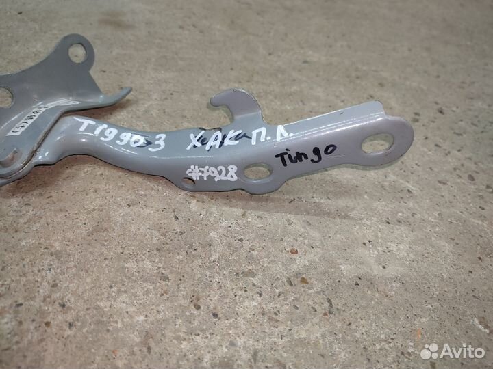 Петля капота Chery Tiggo T11 передняя левая