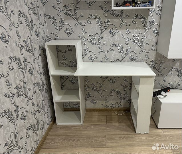 Письменный стол