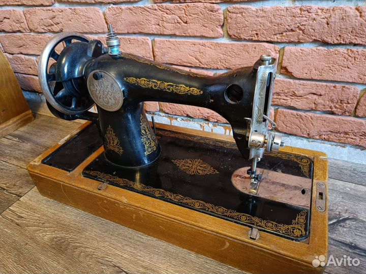 Швейная машинка старинная пмз 1954