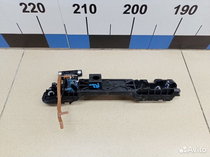 Кронштейн ручки RAV 4 2013