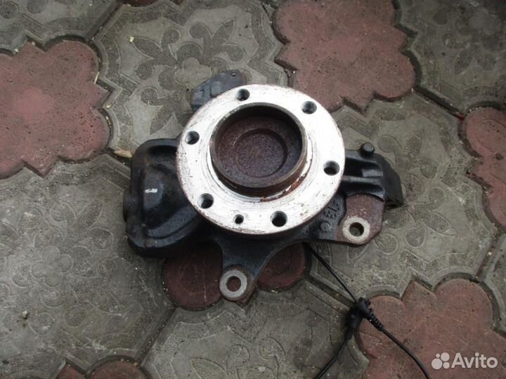 Кулак поворотный передний левый w906 Sprinter 6