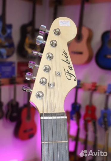 Электрогитара Новая ST100 N