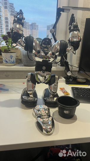 Интерактивный робот