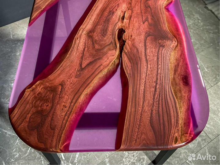 Стол из эпоксидной смолы