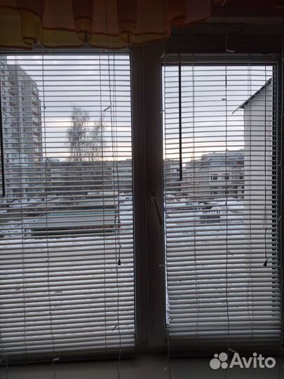 Жалюзи горизонтальные алюминиевые 1,35*0,6 2шт