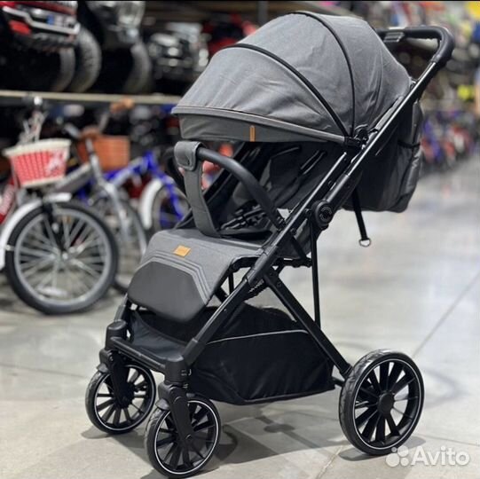 Коляска с перекидной ручкой от Lux mom