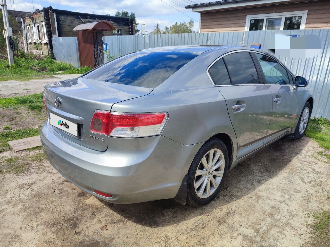 Toyota Avensis: фото владельца