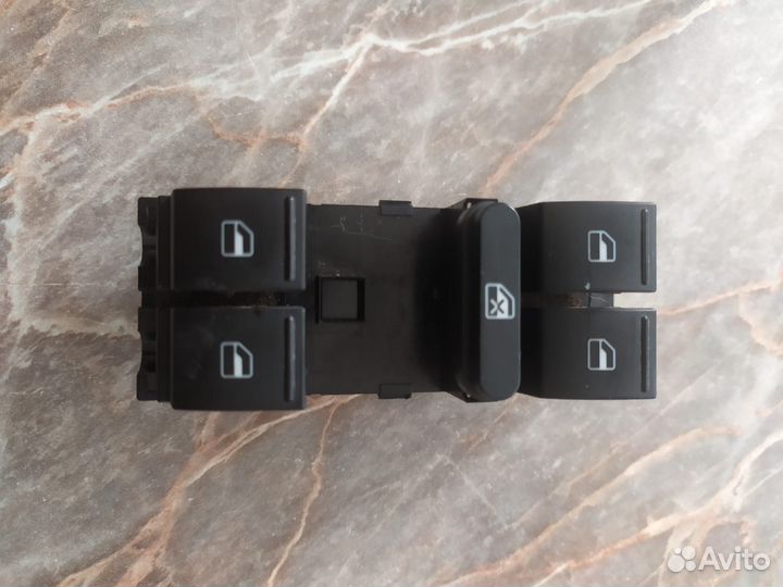 Кнопки стеклоподъемников Volkswagen Jetta 6 2014