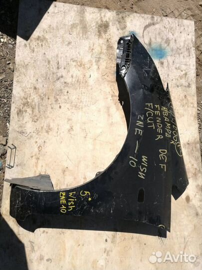 Крыло Toyota Wish ZNE10/ZNE14