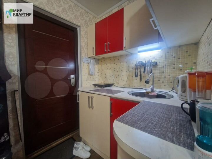 Комната 18 м² в 8-к., 2/5 эт.