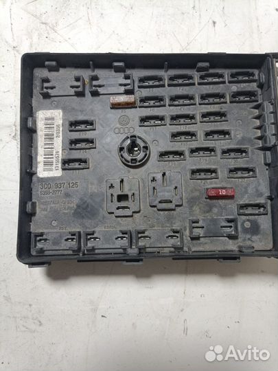 Блок предохранителей Volkswagen Passat b6