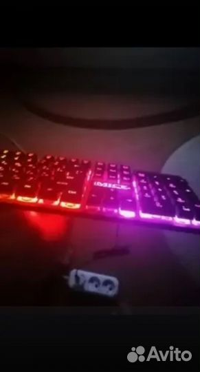 Игровая механическая клавиатура с подсветкой