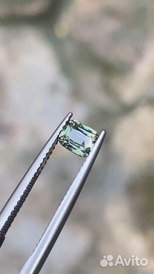 Сапфир камень натуральный 1.03 карат негрет