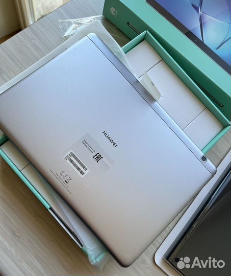 Новый планшет Huawei MediaPad T3 10 + чехол